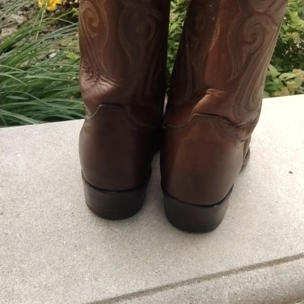 Mens Tony Lama Western boot, size 8.5 D
